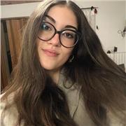 Se stai cercando qualcuno che possa aiutarti a migliorare con l'inglese o lo spagnolo, hai trovato la persona giusta!